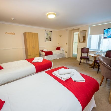 Claremont Lions Hotel Eastbourne Bagian luar foto