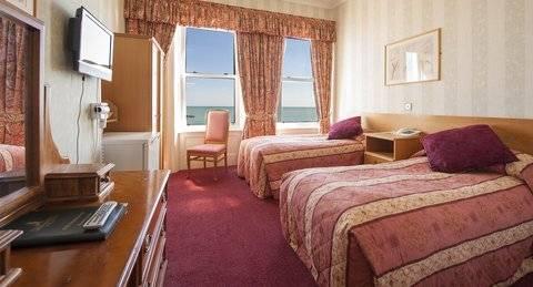 Claremont Lions Hotel Eastbourne Bagian luar foto
