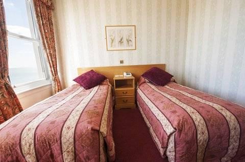 Claremont Lions Hotel Eastbourne Bagian luar foto