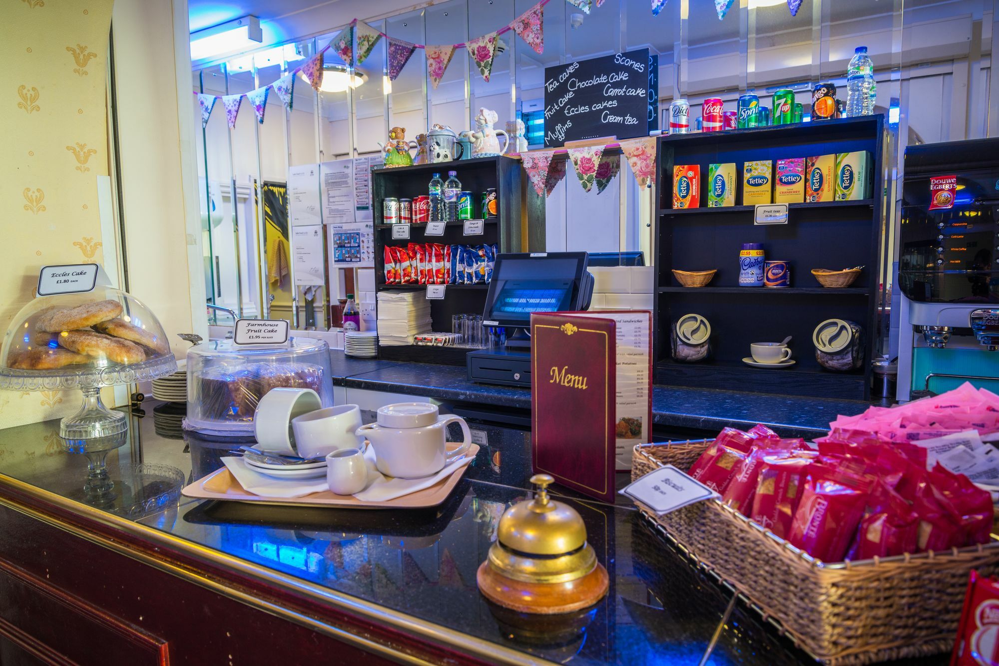 Claremont Lions Hotel Eastbourne Bagian luar foto