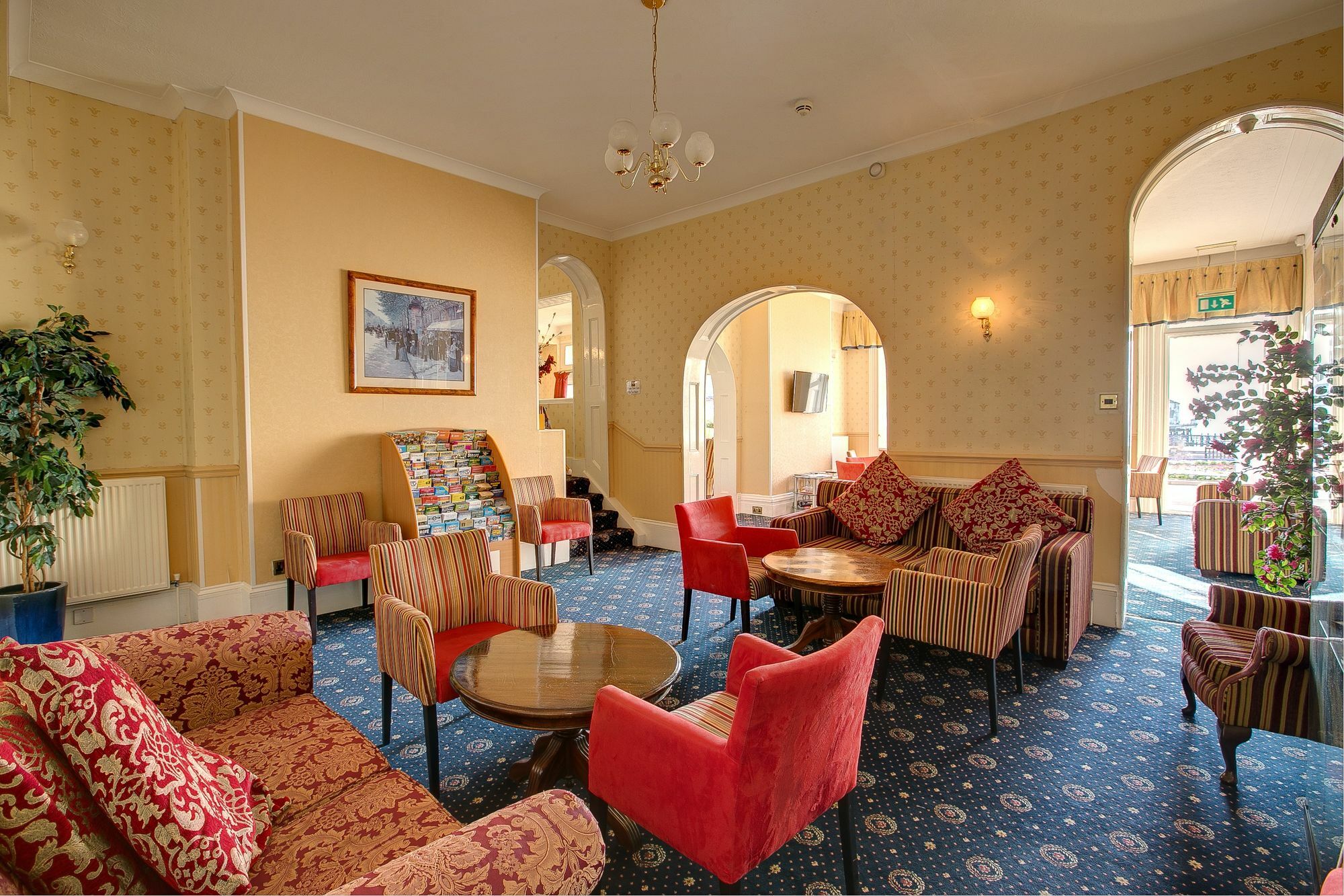 Claremont Lions Hotel Eastbourne Bagian luar foto
